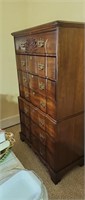 Chest of drawers approx size is 32 x 19 x 62