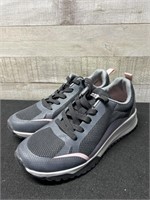 New Sketchers Size 7 Ladies Sneakers