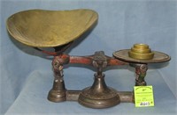 Antique country store cast iron scale