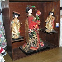 3 piece Asian doll diorama with case
