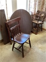 42 inch round table with leaf and three chairs