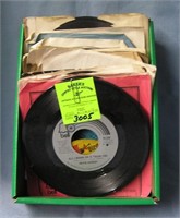 Mixed group of vintage 45 RPM records