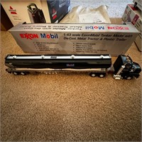 EXXONMOBIL Tanker model with Trailer.