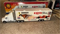 1995 EXXON Collectors edition. Car carrier