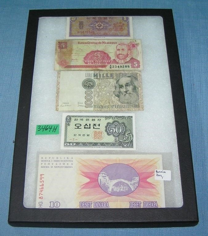 Group of vintage World currency