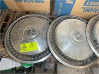 GROUP OF 4 HUBCAPS, FORD