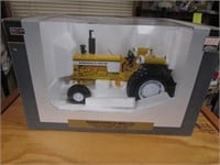 minneapolis moline 955 diecast toy tractor w/box