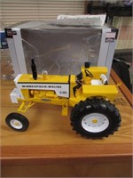 minneapolis moline G850 toy tractor w/box