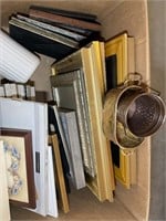 GROUP OF ASSORTED SIZE PICTURE FRAMES