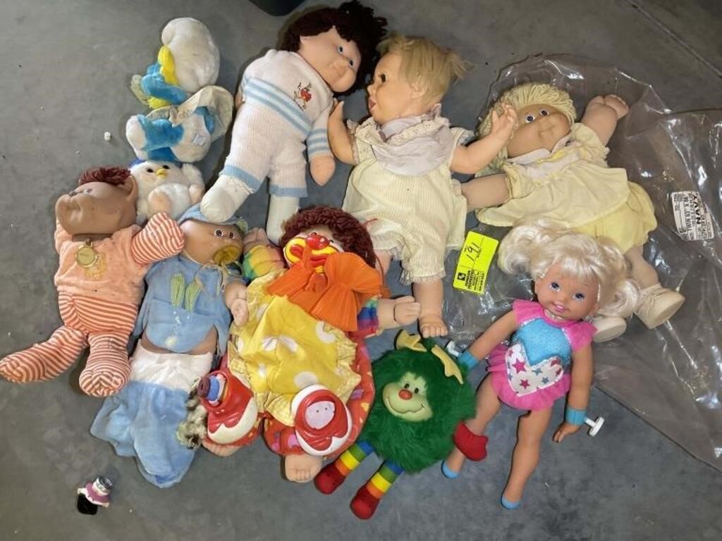 GROUP OF CABBAGE PATCH DOLLS, SMURF DOLLS