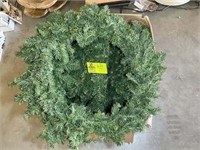 BOX OF 6 24IN CHRISTMAS WREATHS