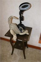 lamp table,lamp & cat