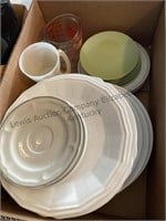 Miscellaneous dinner plates, dessert plates and