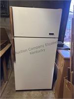 Frigidaire 18 cult refrigerator 64” tall 31 1/2”