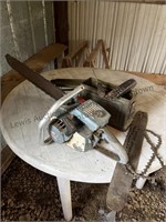 Vintage Homelite XL chainsaw, extra bar and