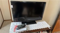 Magnavox Tv with remotes and controllers
