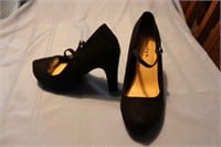 Ladies' Black Sivellya Shoes Size 10WW