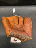 vintage Hiawatha Baseball Glove