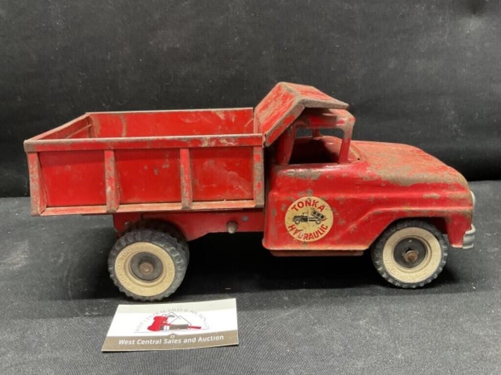 Online Only Auction, Antiques and Collectibles, Dexter IA