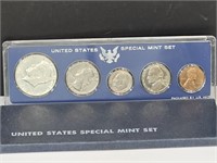 1966 Mint Coin Set w/40% Silver Quarter