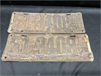Vintage 1925 Iowa license plates