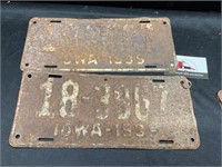 Vintage 1939 Iowa license plates