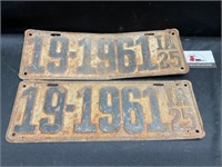 Vintage 1925 Iowa License Plates