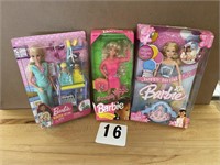 LOT OF 3 BARBIES