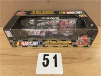 NASCAR 1:64 SCALE TRANSPORTER W/CARS