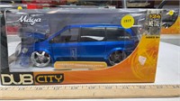 DUB CITY CHRYSLER TOWN & COUNTRY 1/24 scale