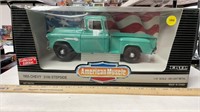 AMERICAN MUSCLE 1955 CHEVY 3100 STEPSIDE 1/18