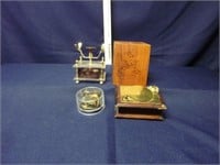 LOT OF MUSIC BOXES AND MUSIC PLAYING MECHANISM