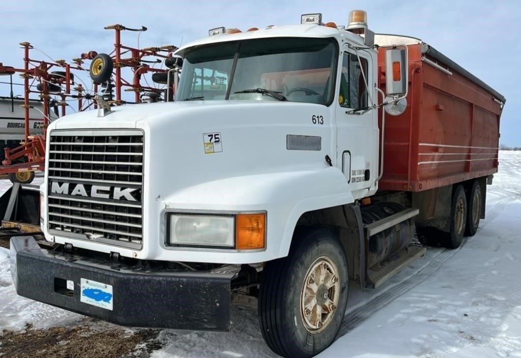 1995 Mack CH613 Tandem Grain Truck, 350 HP Mack