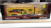 NASCAR RACING CHAMPIONS TRANSPORTER 1/64 scale
