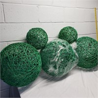 Green wicker balls  - QS