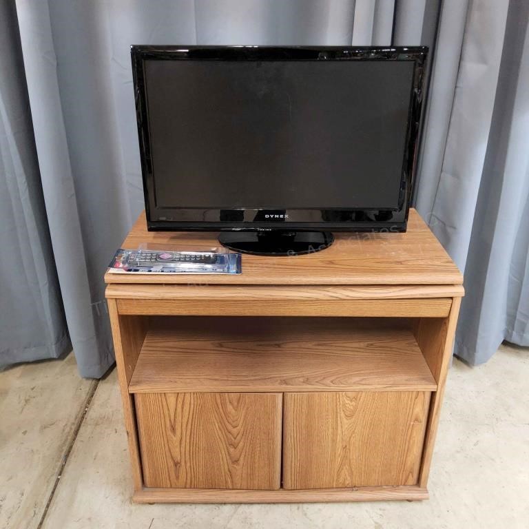 O3 2Pc Dynex Tv / stand 24 Inch w/ remote