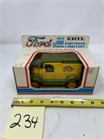 ERTL 1913 Ford Model T Delivery Truck 1/25 Scale