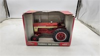 Farmall 560 Diesel Tractor 1/16