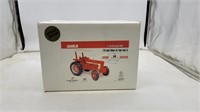 Farmall 806 4wd with Rops Tractor 1/16