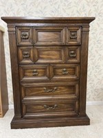 Wooden Oak Dresser w/ 5 drawers 3”2’x 4’2”x1’7”