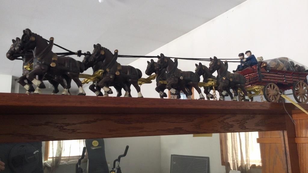CAST IRON 8 HORSE CLYDESDALE WAGON TEAM