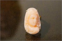 14kt  Angel skin coral cameo ring