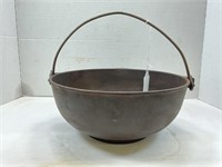 GRISWOLD CAST IRON SCOTCH NO.3 BOWL WITH HANDLE