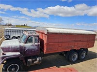 1972 International Fleetstar 1910A Truck