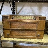 Vintage TrueTone Radio D 2663?
