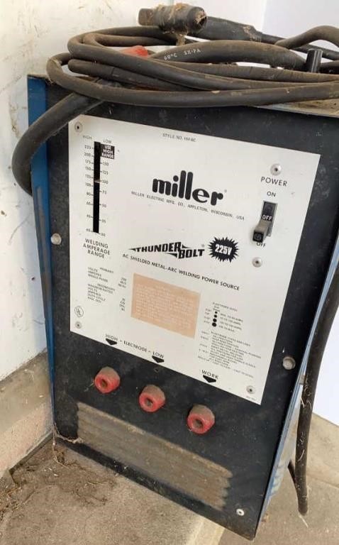 Miller Thunder Bolt Welder 225v