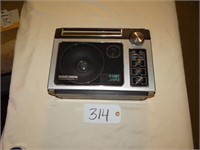 GE AM/FM portable radio