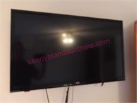 2014 LG 32in flat tv & flat wall mount