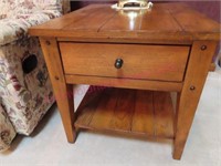 Darker oak lamp table w/ drawer