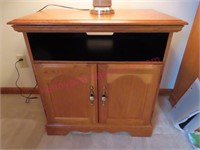 Oak swivel top tv cabinet (31in T x 31in W)